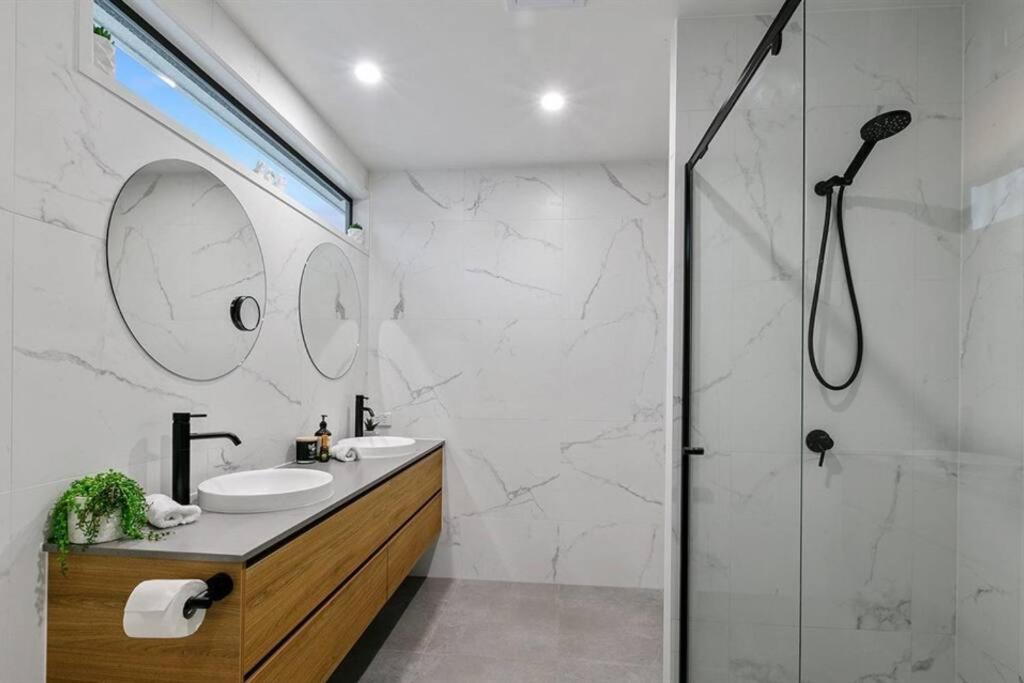 Beachside Buddina Luxury Family House 5 Bedrooms エクステリア 写真