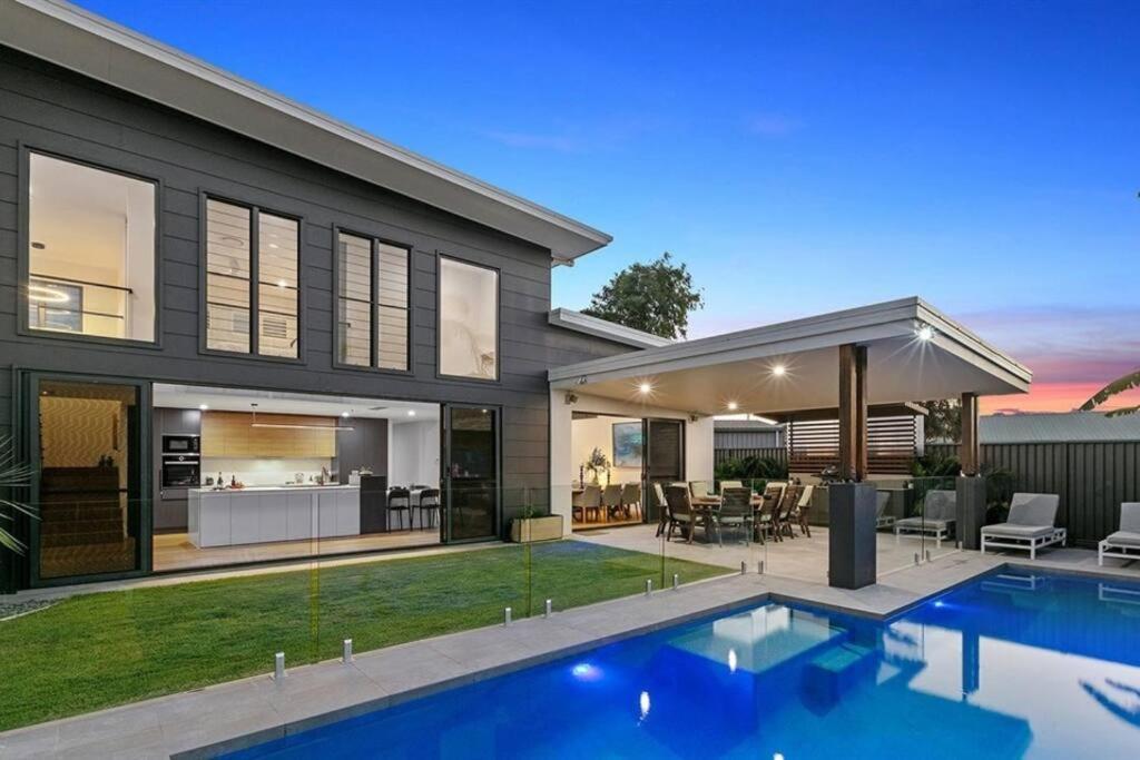 Beachside Buddina Luxury Family House 5 Bedrooms エクステリア 写真