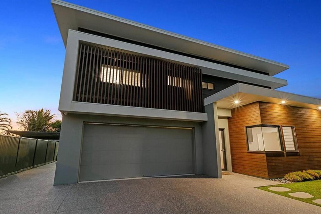 Beachside Buddina Luxury Family House 5 Bedrooms エクステリア 写真