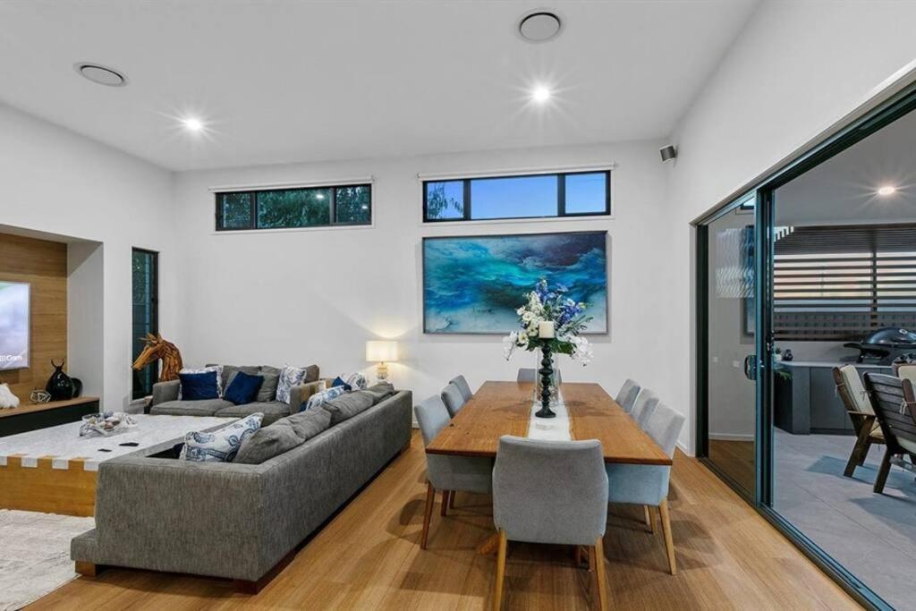 Beachside Buddina Luxury Family House 5 Bedrooms エクステリア 写真