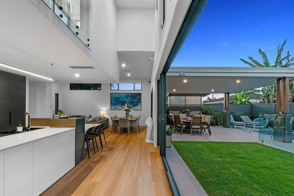 Beachside Buddina Luxury Family House 5 Bedrooms エクステリア 写真