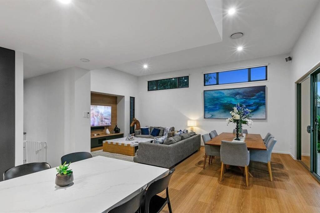 Beachside Buddina Luxury Family House 5 Bedrooms エクステリア 写真