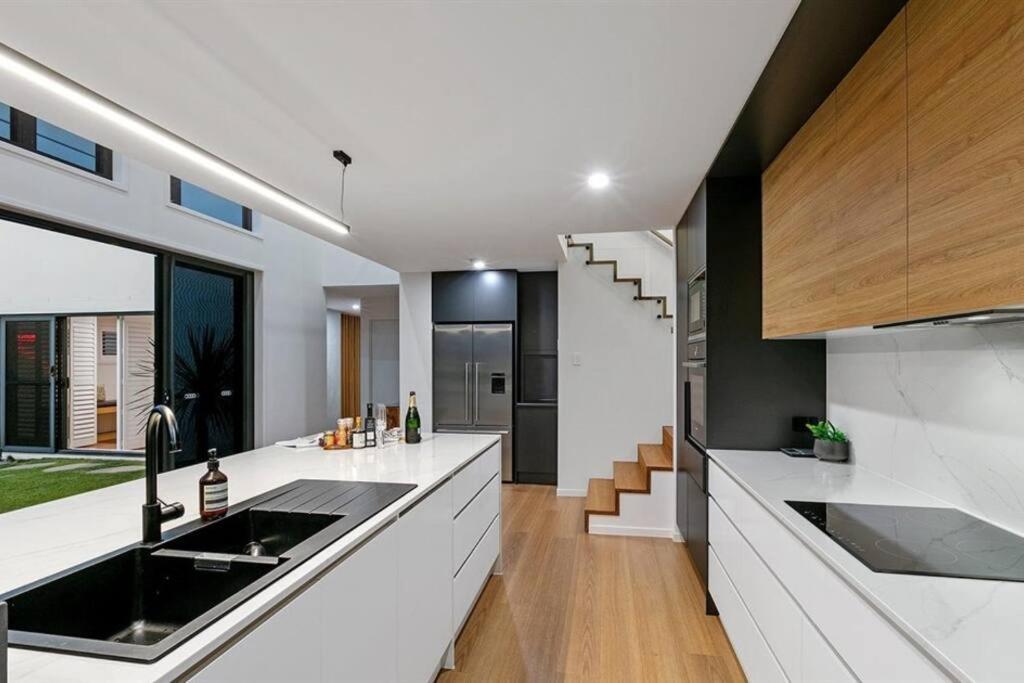Beachside Buddina Luxury Family House 5 Bedrooms エクステリア 写真