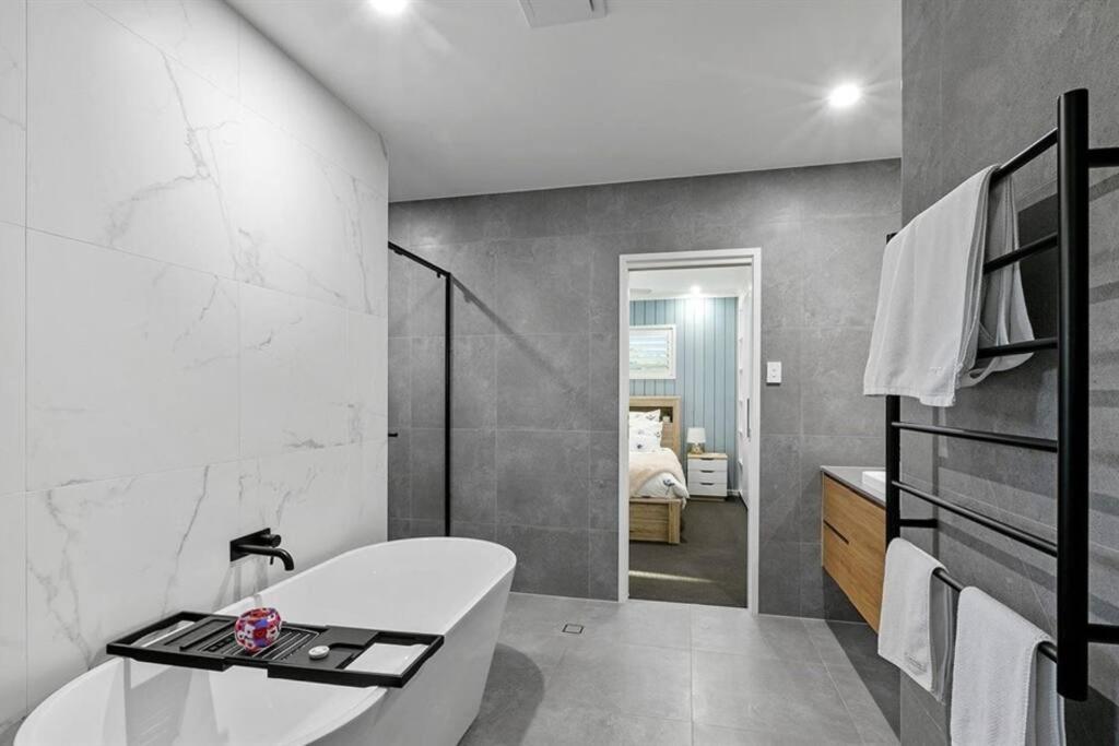Beachside Buddina Luxury Family House 5 Bedrooms エクステリア 写真