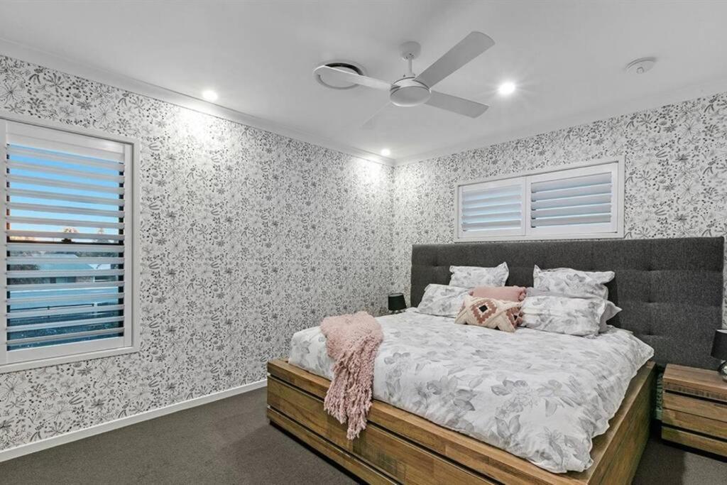 Beachside Buddina Luxury Family House 5 Bedrooms エクステリア 写真