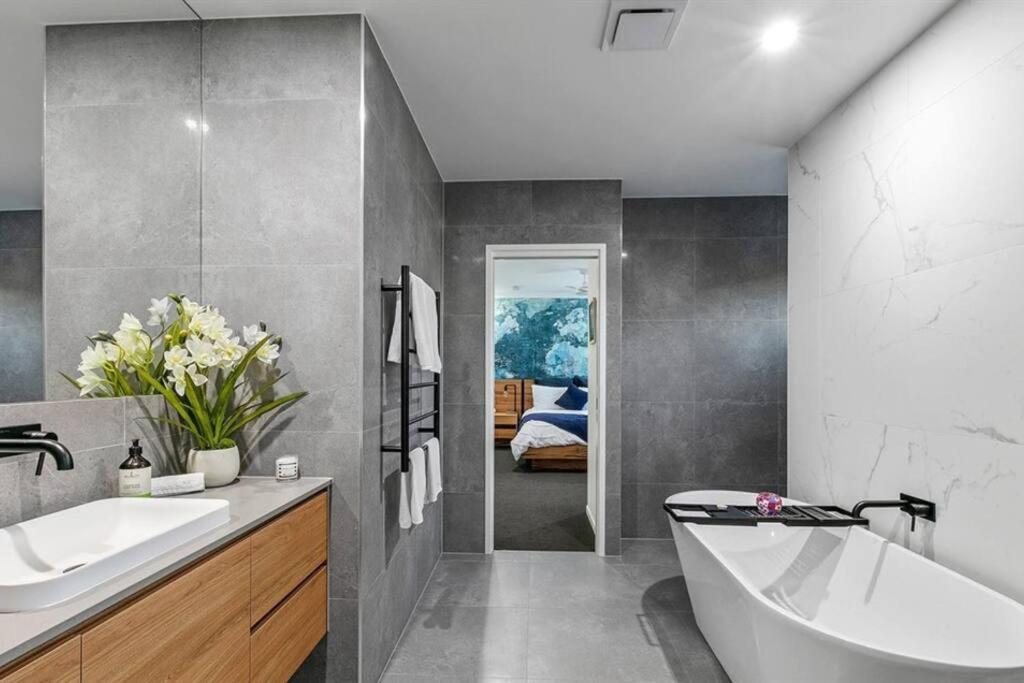 Beachside Buddina Luxury Family House 5 Bedrooms エクステリア 写真
